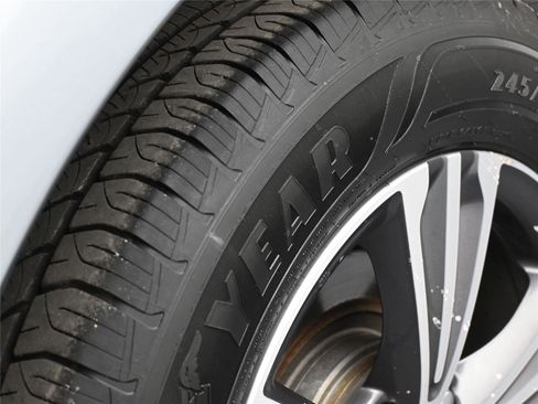 Used 2018 Acura MDX BASE image 16