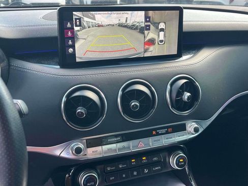 Used 2022 Kia Stinger GT2 image 21