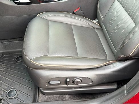 Used 2024 Buick Envista Sport Touring FWD image 18