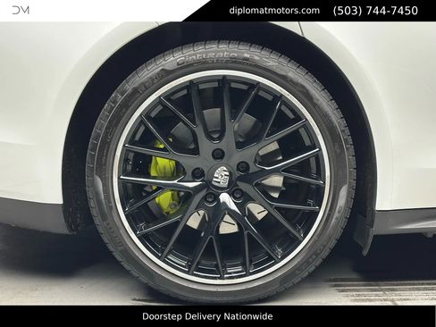 Used 2018 Porsche Panamera 4 image 38