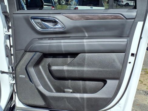 Used 2024 Chevrolet Suburban LT image 14