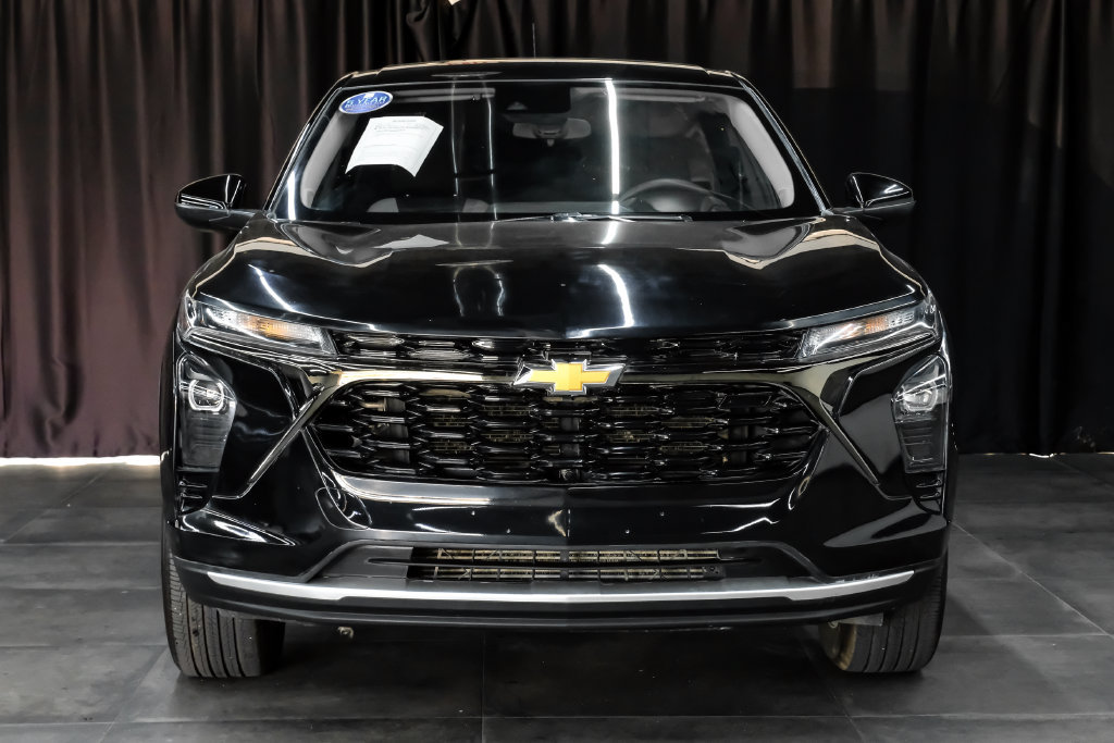 Used 2025 Chevrolet Trax LS w/ LS Convenience Package FWD image 5