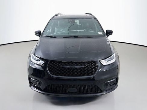 New 2026 Chrysler Pacifica Limited w/ S Appearance Package AWD/4WD image 2