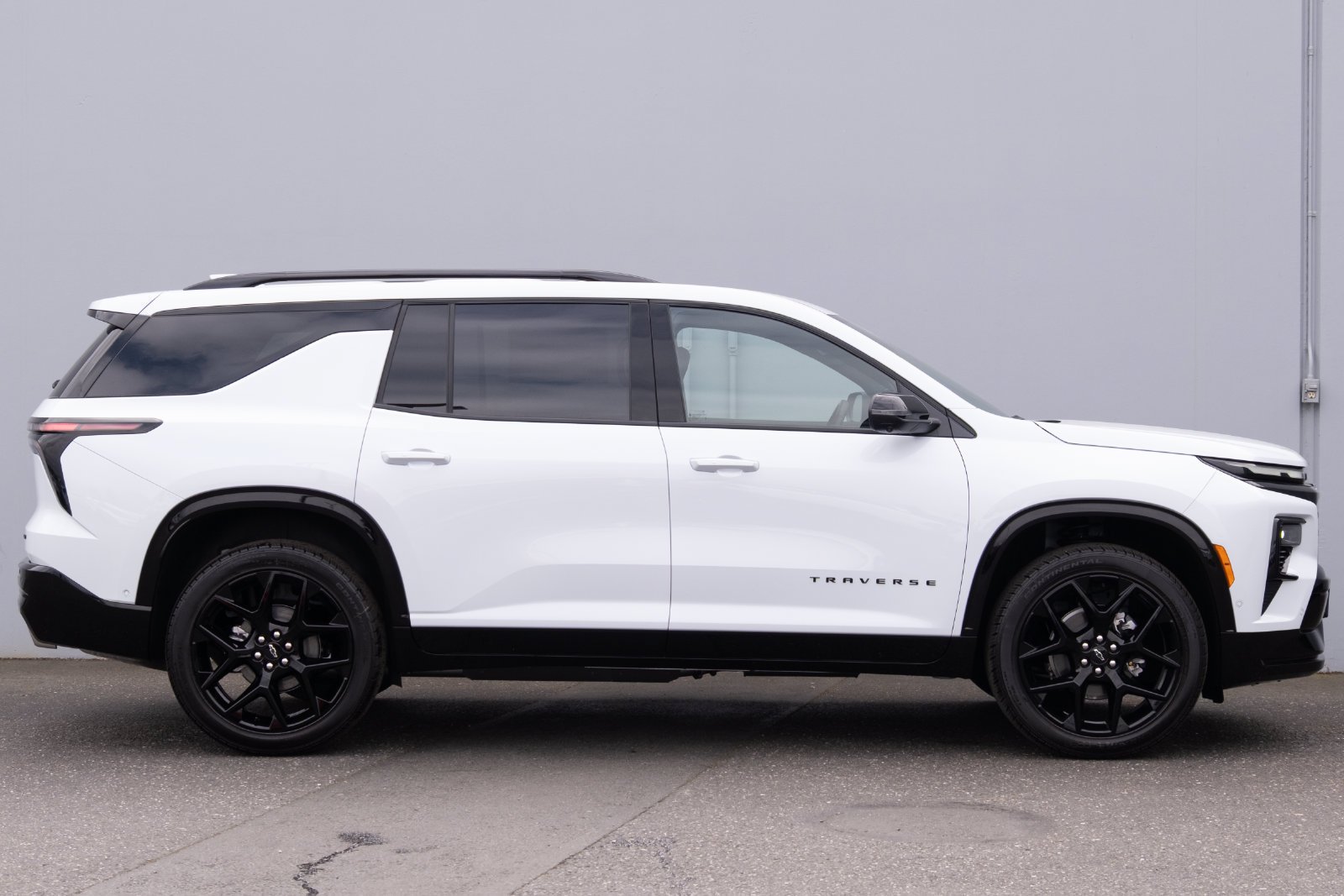 New 2026 Chevrolet Traverse RS w/ LPO, Floor Liner Package AWD/4WD image 29