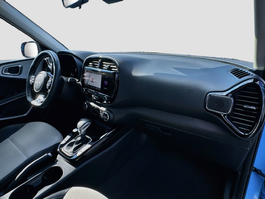 Used 2024 Kia Soul GT-Line FWD image 33