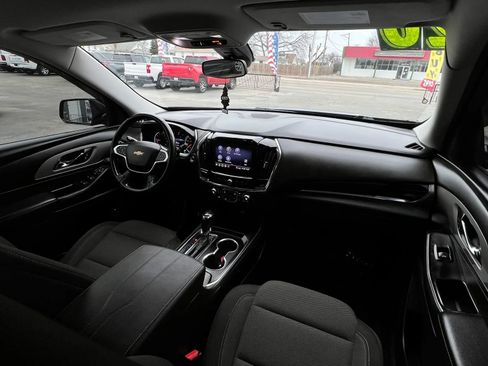 Used 2020 Chevrolet Traverse LT w/ Driver Confidence II Package image 27