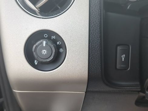 Used 2016 Ford Expedition XLT AWD/4WD image 20
