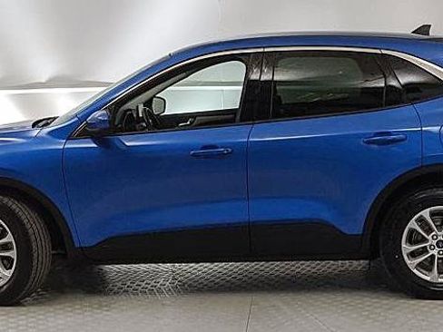 Used 2021 Ford Escape SE w/ Cold Weather Package image 5