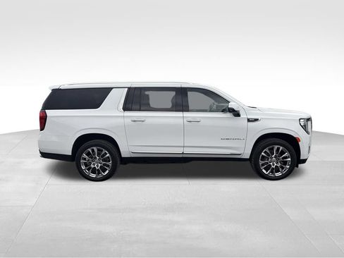 Used 2023 GMC Yukon XL Denali AWD/4WD image 25