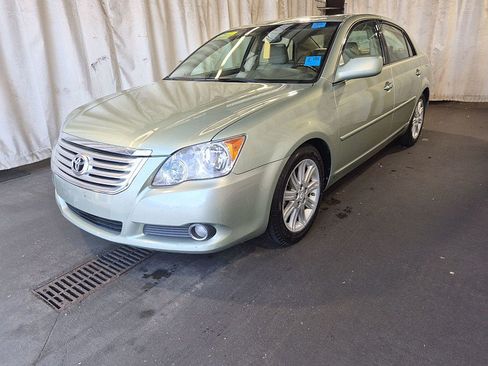 Used 2009 Toyota Avalon Limited FWD image 2