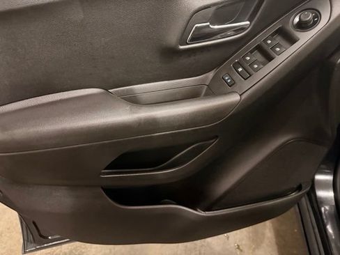 Used 2016 Chevrolet Trax LS AWD/4WD image 9