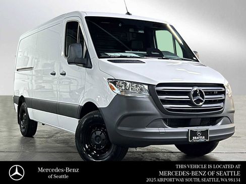 Used 2025 Mercedes-Benz Sprinter 2500 image 1