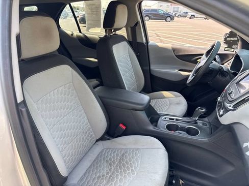 Used 2020 Chevrolet Equinox LS w/ LS Convenience Package AWD/4WD image 13