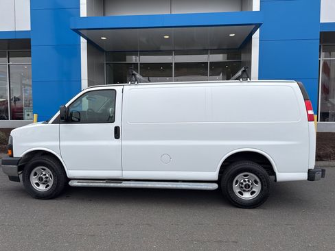 Used 2017 GMC Savana 2500 image 8