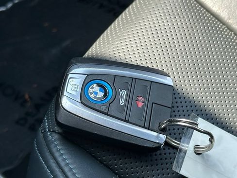 Used 2015 BMW i8 AWD/4WD image 28