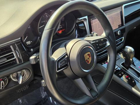 Used 2024 Porsche Macan AWD/4WD image 19