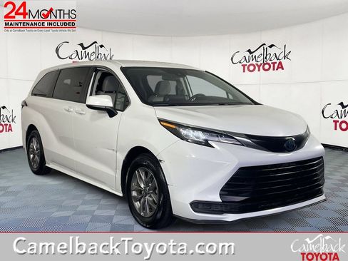 Used 2022 Toyota Sienna LE image 1