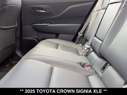 Used 2025 Toyota Crown Signia AWD/4WD image 3