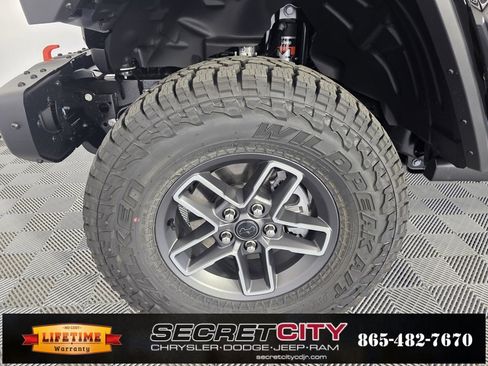 New 2025 Jeep Gladiator Mojave image 8