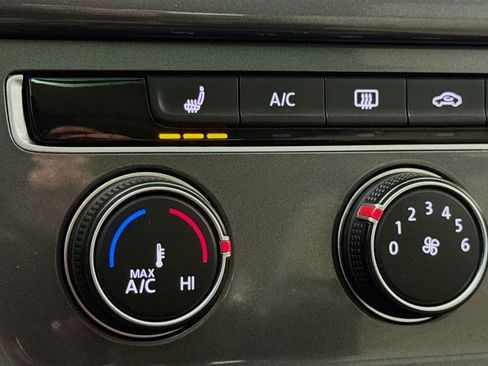 Used 2017 Volkswagen Golf Alltrack SE image 18