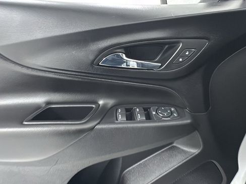 Used 2019 Chevrolet Equinox LT image 19