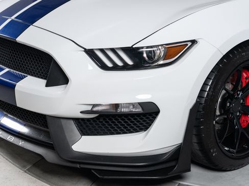 Used 2016 Ford Mustang Shelby GT350 w/ Technology Package RWD image 34