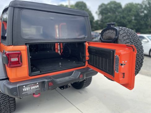 Used 2018 Jeep Wrangler Unlimited Rubicon AWD/4WD image 27