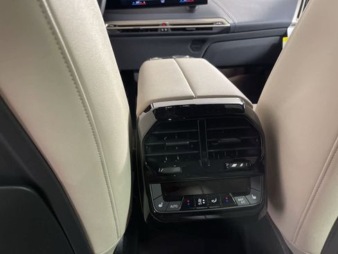 New 2022 BMW iX xDrive50 w/ Convenience Package image 24