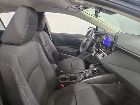 Used 2025 Toyota Corolla LE FWD image 14