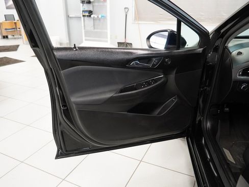 Used 2019 Chevrolet Cruze LT image 5