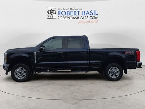 Used 2025 Ford F350 XLT w/ FX4 Off-Road Package image 2