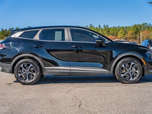 Used 2025 Kia Sportage EX image 8