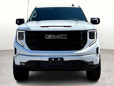 Used 2025 GMC Sierra 1500 Elevation w/ Elevation Premium Package image 5