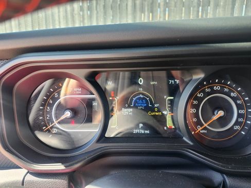 Used 2025 Jeep Wrangler Unlimited Rubicon image 18