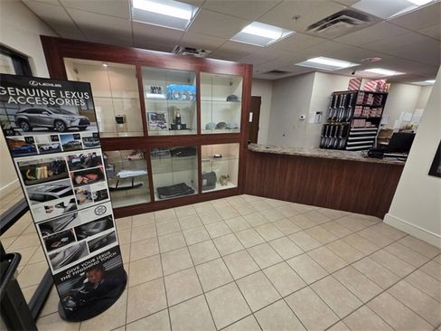 Used 2024 Ford Expedition Platinum image 9