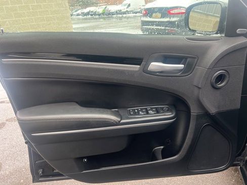 Used 2018 Chrysler 300 S image 20