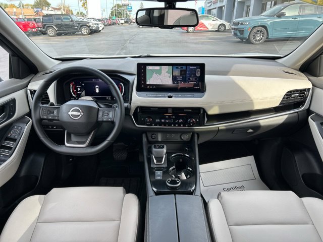 Used 2025 Nissan Rogue SL w/ Tech Package AWD/4WD image 23
