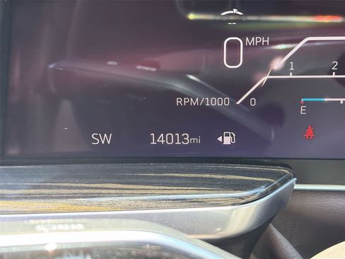 Used 2025 Cadillac Escalade Premium Luxury RWD image 20