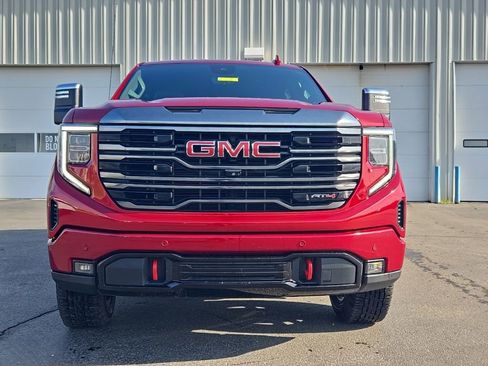 Used 2023 GMC Sierra 1500 AT4 w/ AT4 Premium Package AWD/4WD image 2