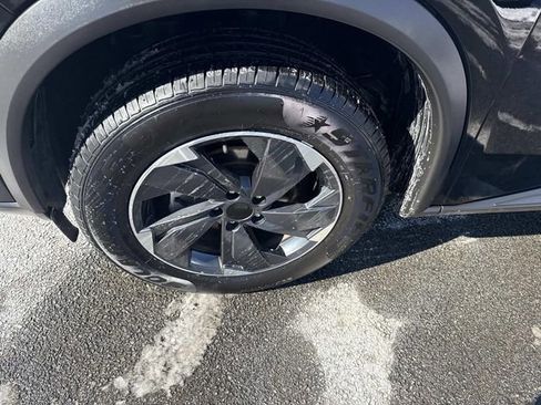 Used 2024 Nissan Rogue SV image 14