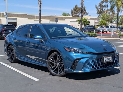 Used 2025 Toyota Camry XSE image 2