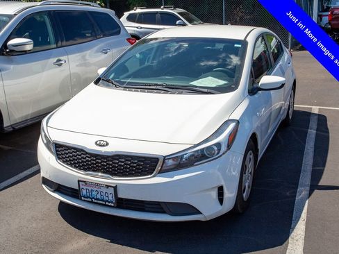 Used 2018 Kia Forte LX FWD image 1
