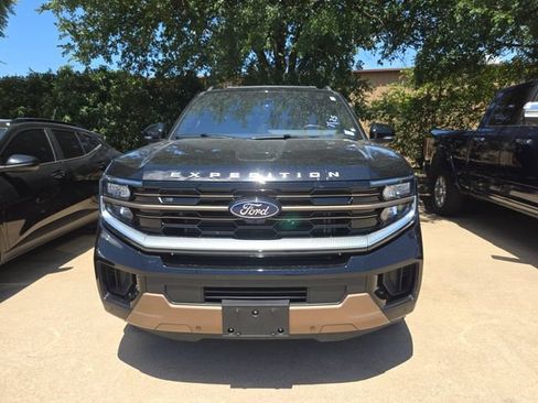 Used 2025 Ford Expedition King Ranch AWD/4WD image 2