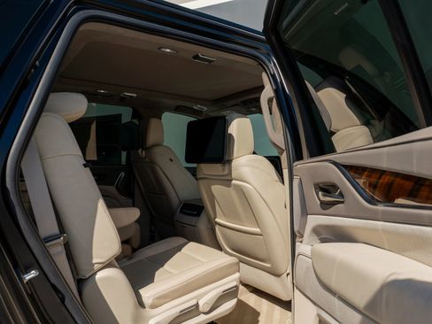 Used 2024 Cadillac Escalade Sport Platinum w/ LPO, ONYX Package AWD/4WD image 63
