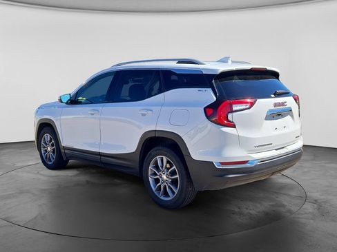 Used 2024 GMC Terrain SLT AWD/4WD image 8