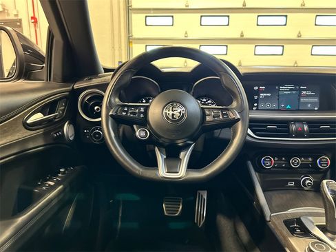Used 2022 Alfa Romeo Stelvio Ti image 27