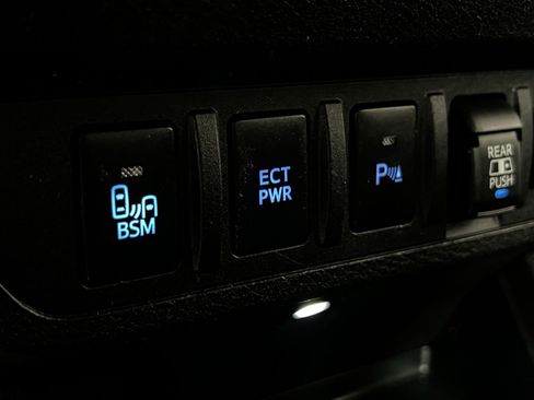 Used 2023 Toyota Tacoma Limited AWD/4WD image 22