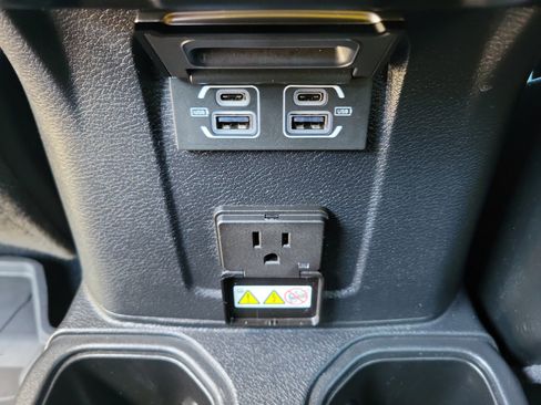 Used 2022 Jeep Wrangler Unlimited Sport w/ Sun And Sound Package AWD/4WD image 16