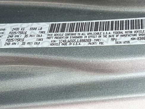 Used 2018 Jeep Wrangler Unlimited Sport w/ Connectivity Group image 32