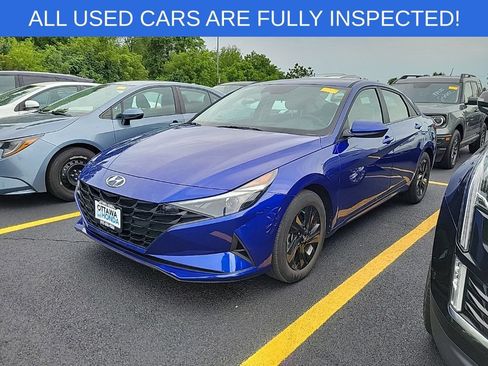 Used 2023 Hyundai Elantra SEL FWD image 2